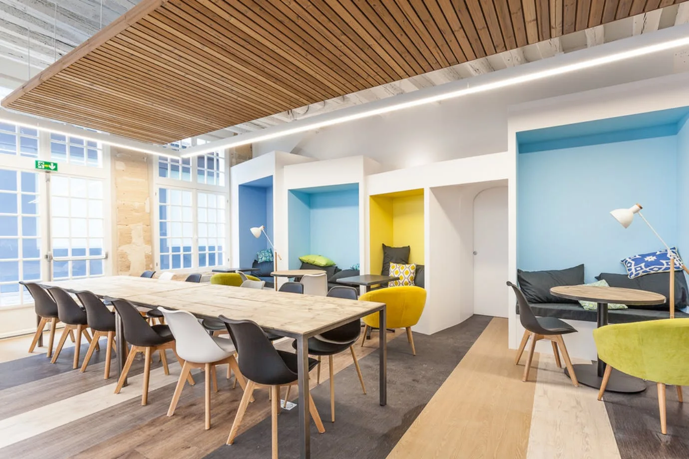Versatile 100 sqm Ground Floor Space in Le Marais, Paris — 2