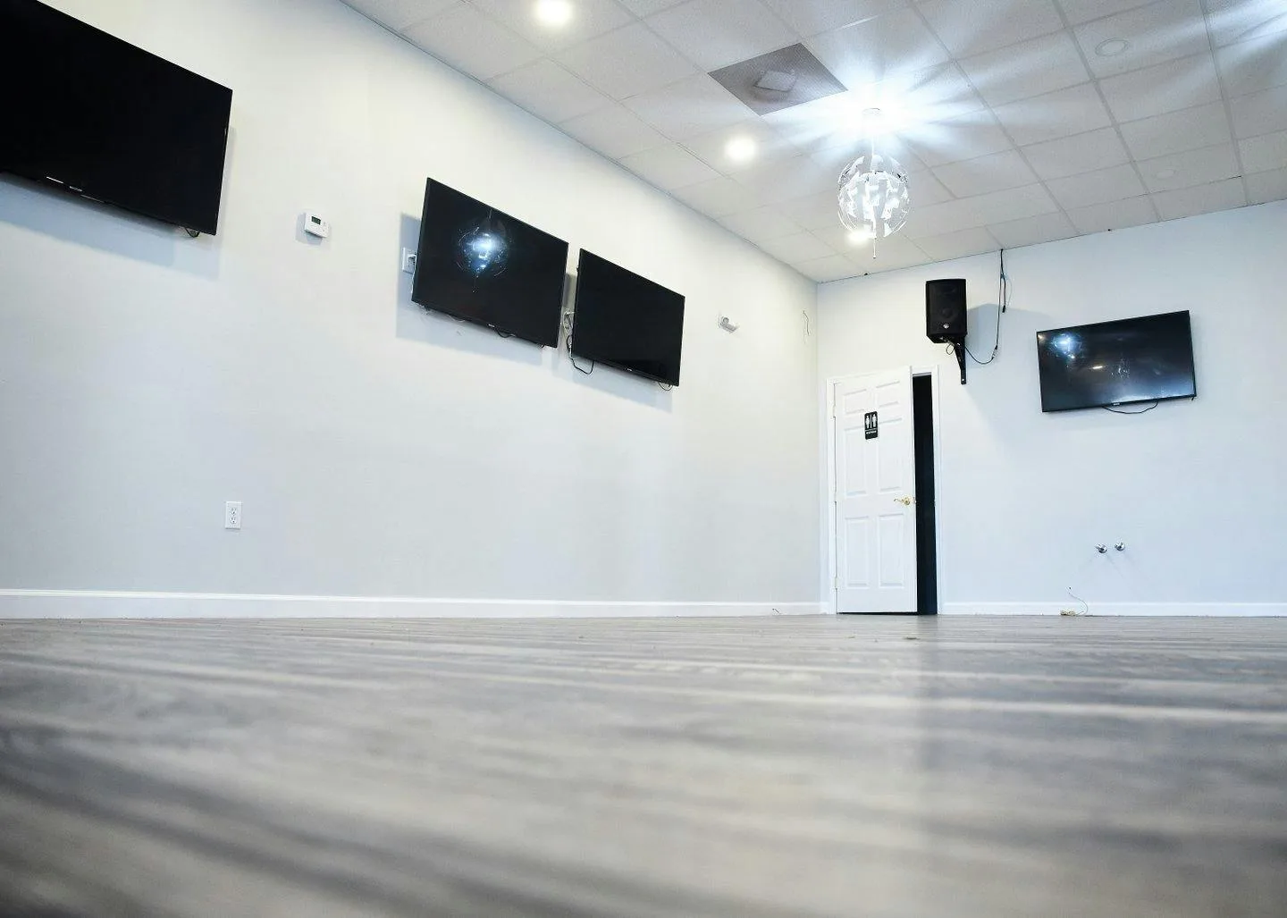 Versatile 102 sqm Event Space with Open Floor Plan in Waldorf — 3