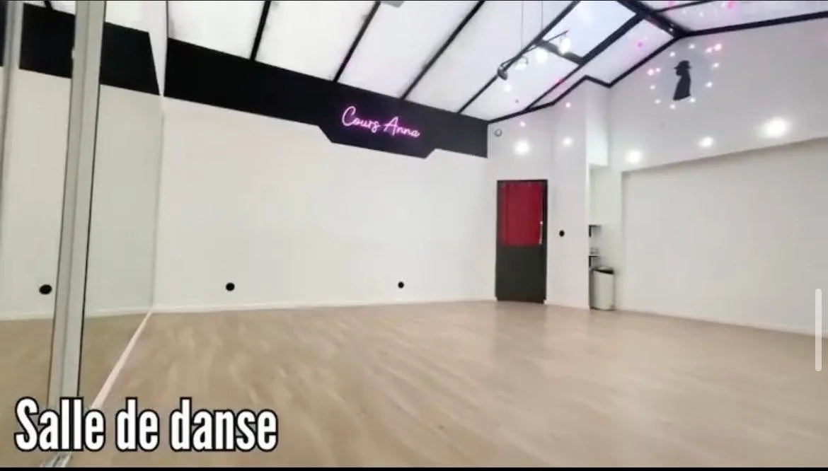 Versatile 105 sqm Event and Meeting Space in Neuilly-sur-Seine — 5