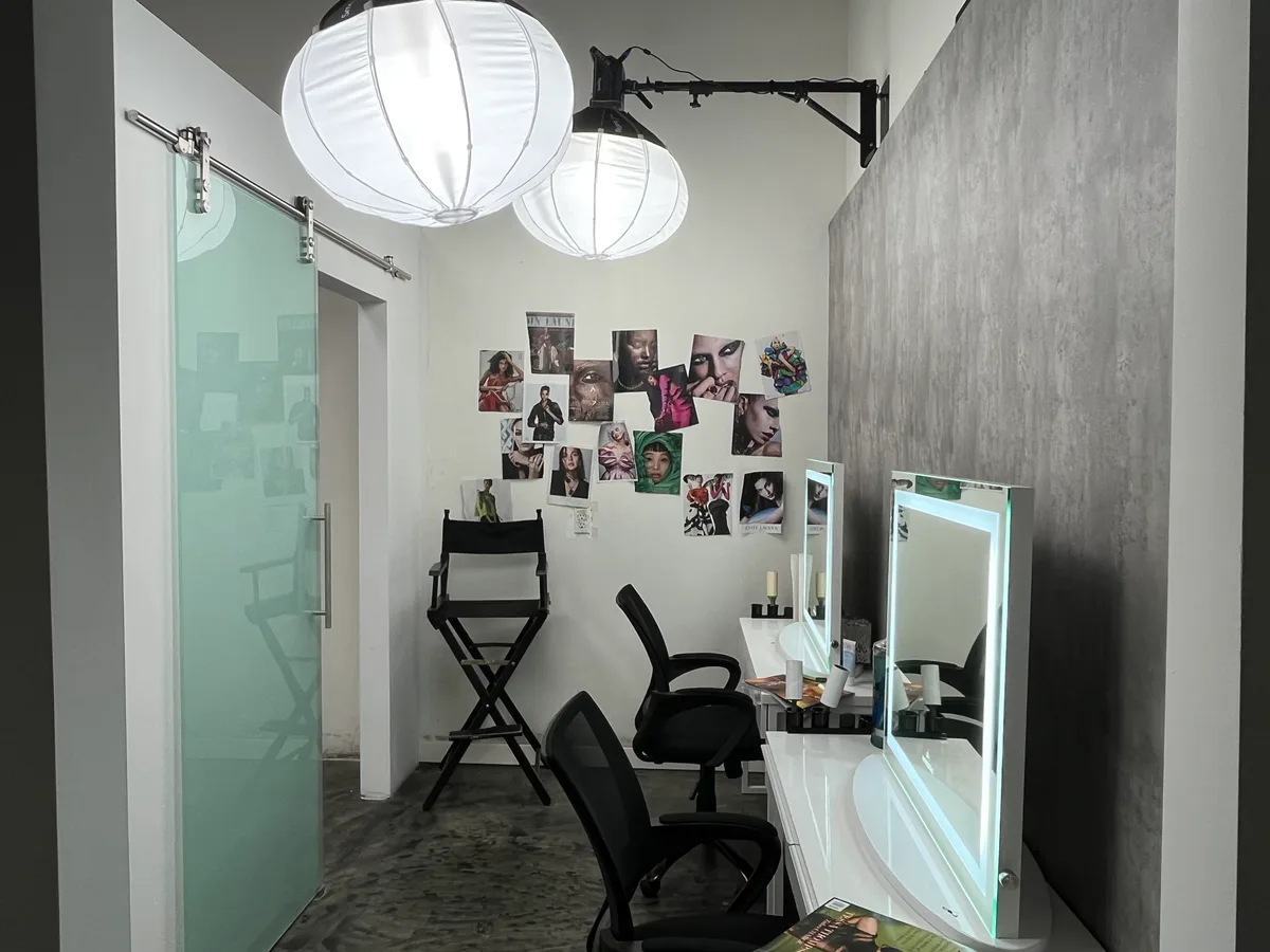 Versatile 1100 sq/ft Studio with Ample Amenities, 112 sqm, content creation, pop-up rental in Santa Ana, interior view