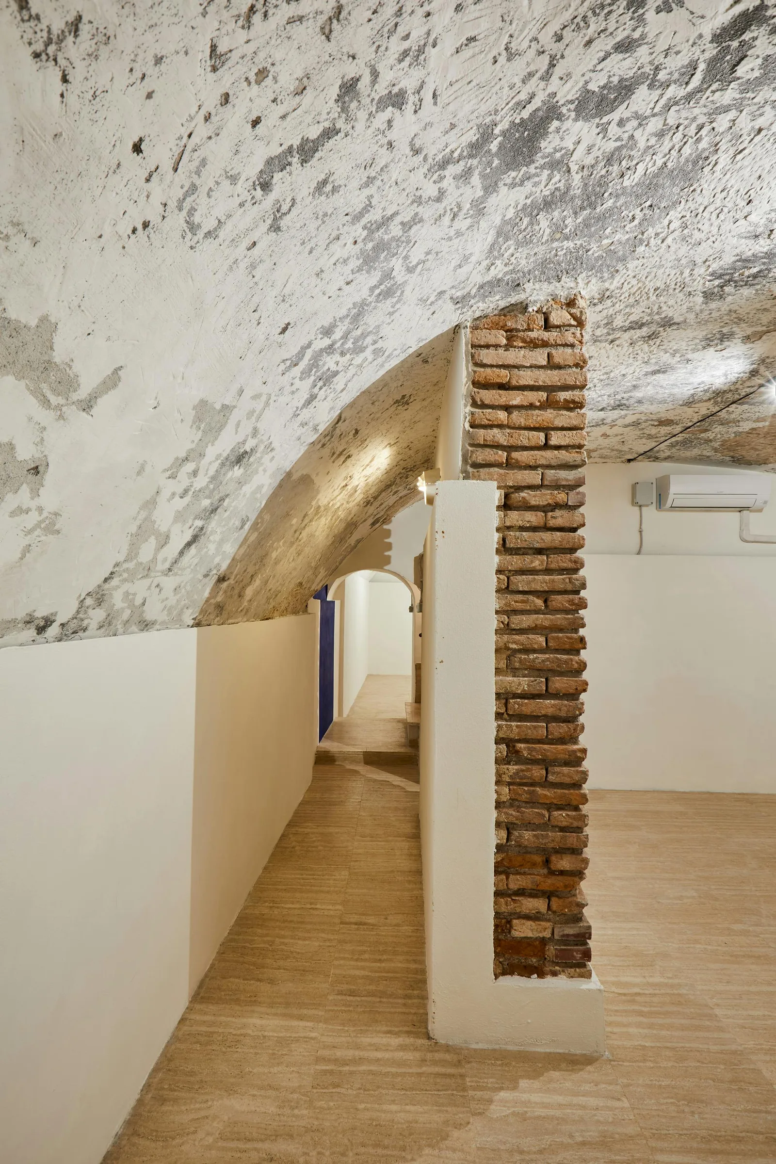 Versatile 120 sqm Event Space in Monti, Rome — 5
