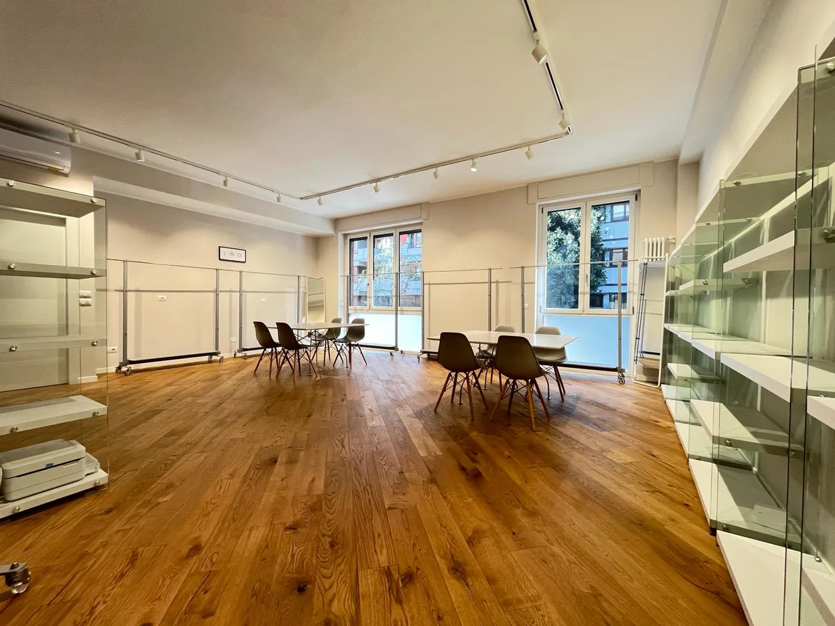 Versatile 120 sqm Space for Events and Meetings, showroom presentation, pop-up rental in Milano, interior view