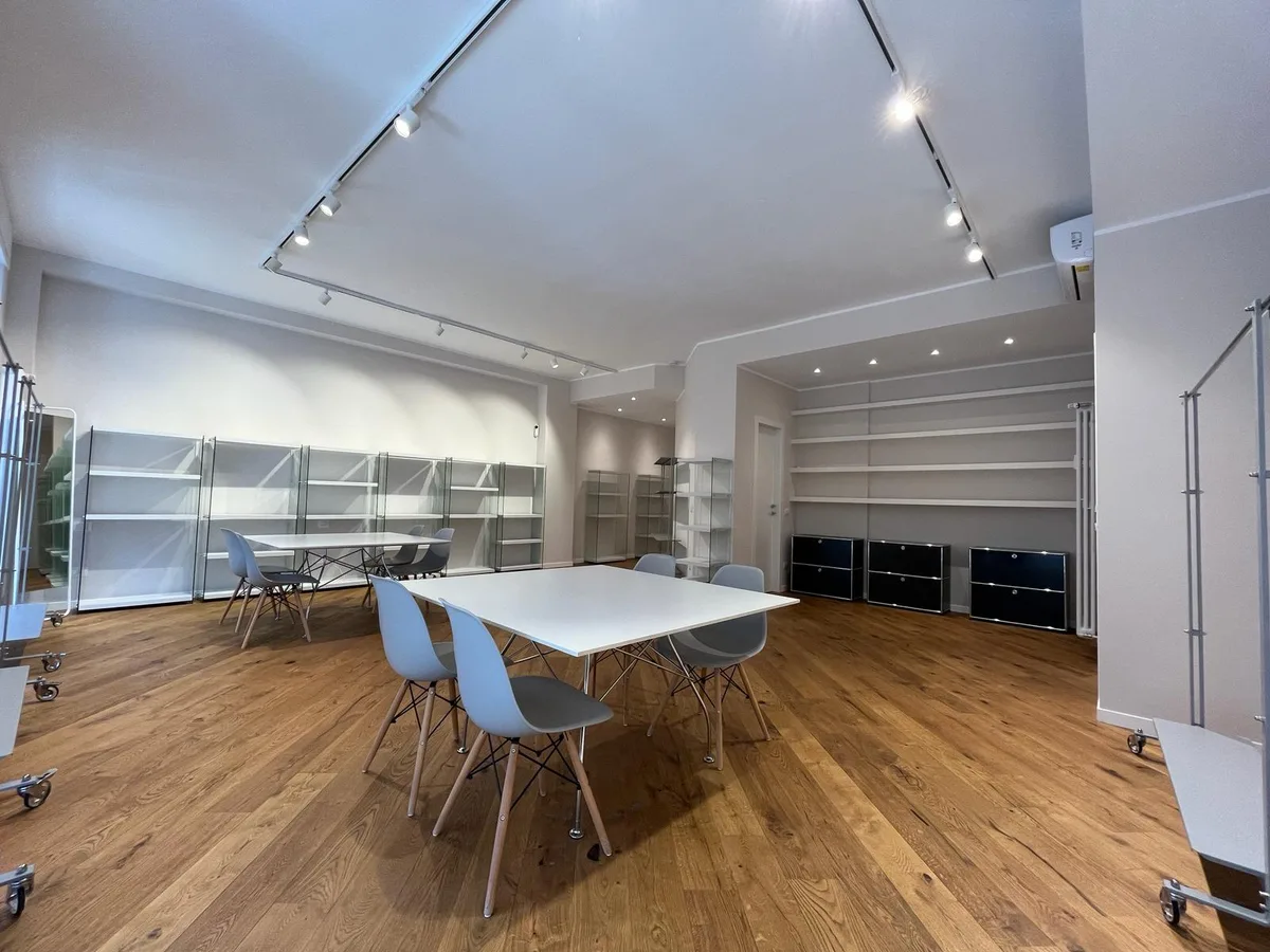 Versatile 120 sqm Space for Events and Meetings, showroom presentation, pop-up rental in Milano, third interior view