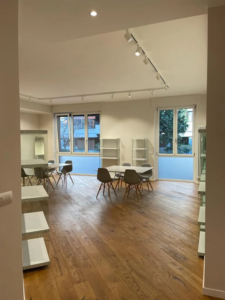 Versatile 120 sqm Space for Events and Meetings, showroom presentation, pop-up rental in Milano, additional interior view