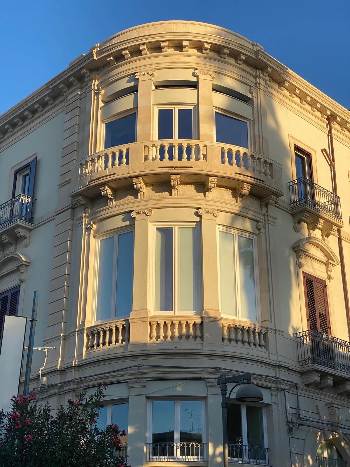Versatile 120m2 Creative Space in Historic Siracusa, 120 sqm, retail activation, pop-up rental