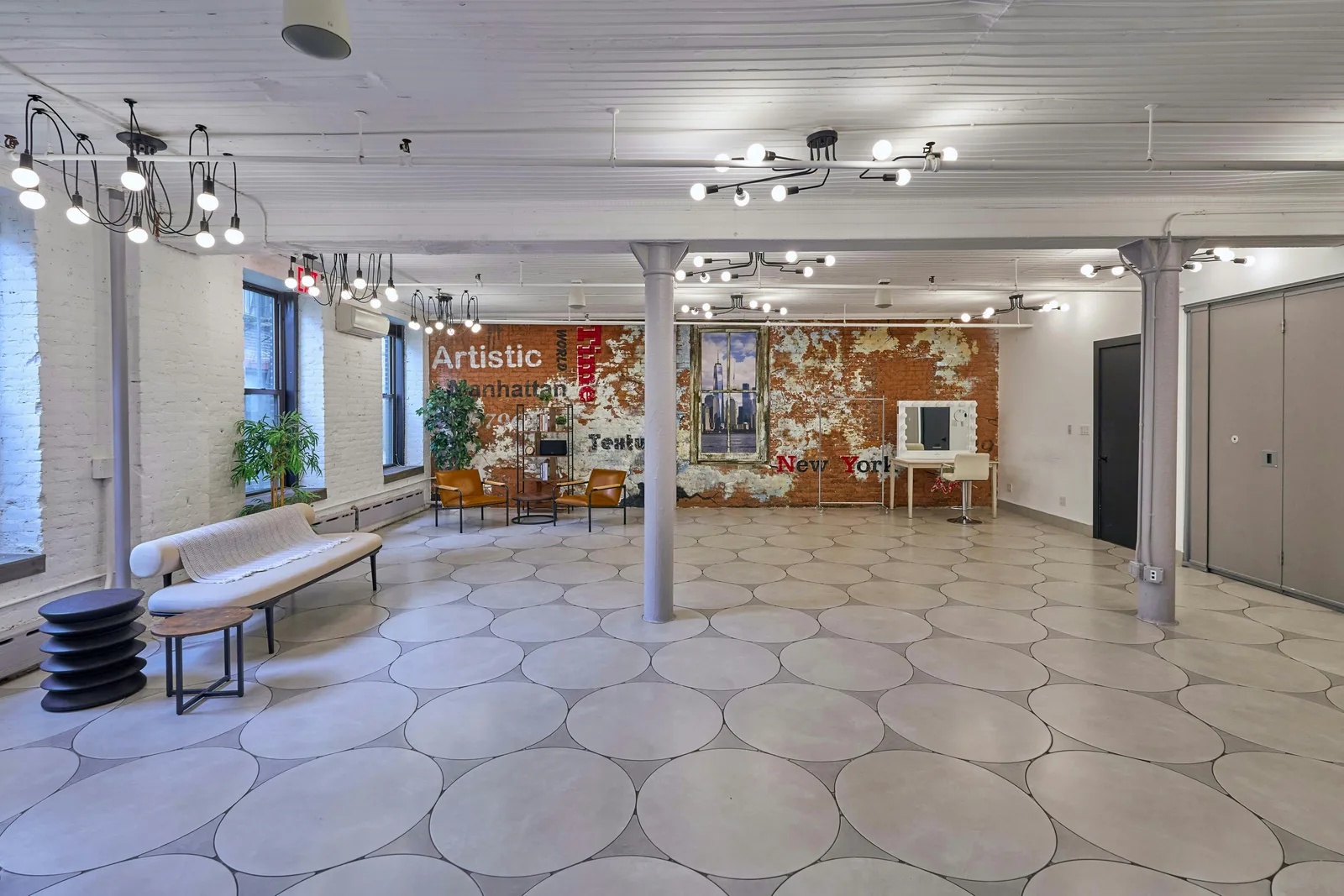 Versatile 1300 sq ft Event Loft in Lower East Side — 4
