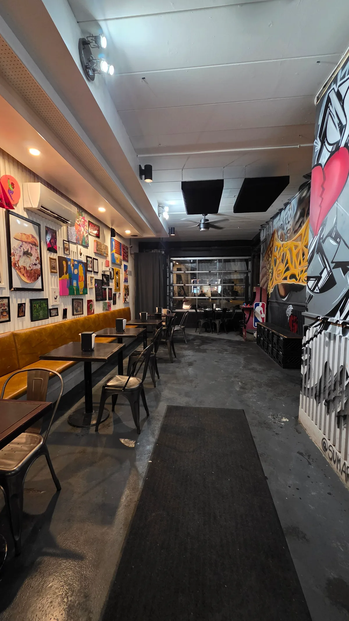 Versatile 1300 Sq Ft Event Space with Kitchen and Bar, 93 sqm, art exhibition, pop-up rental in Toronto