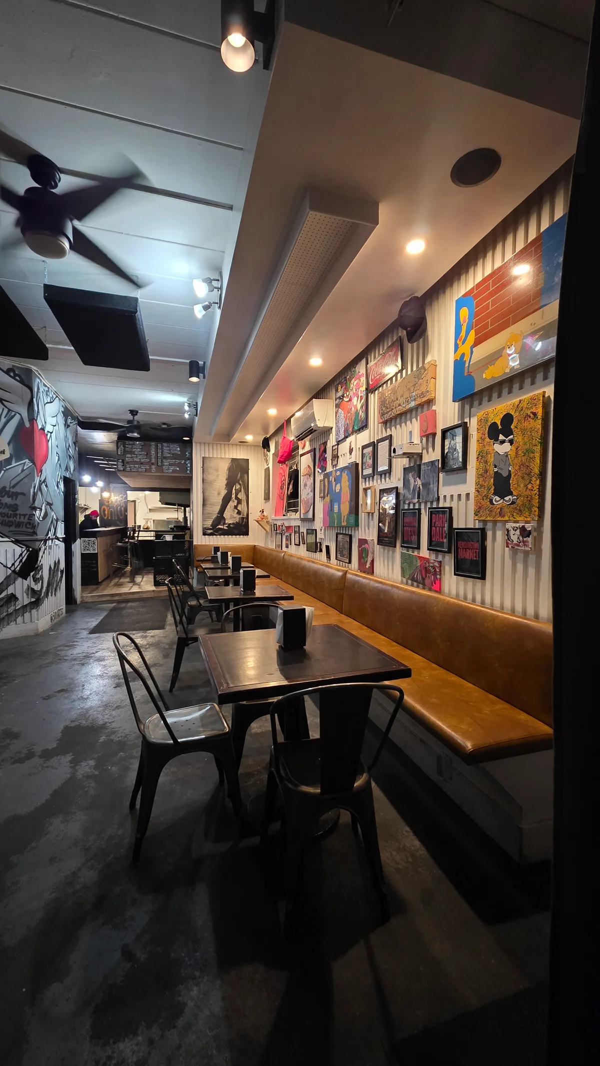 Versatile 1300 Sq Ft Event Space with Kitchen and Bar, 93 sqm, art exhibition, pop-up rental in Toronto, interior view