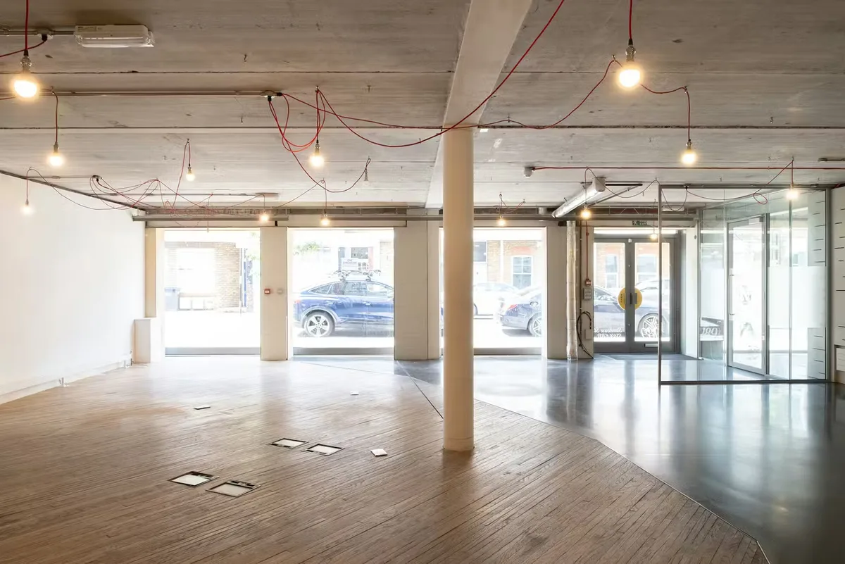 Versatile 1600 sq ft Ground Floor Retail Space, 149 sqm, pop up store in Greater London, third interior view