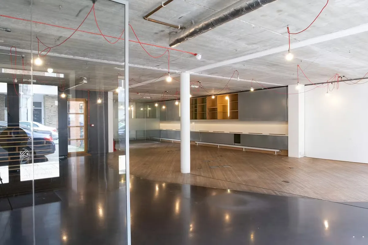 Versatile 1600 sq ft Ground Floor Retail Space, 149 sqm, pop up store in Greater London, additional interior view