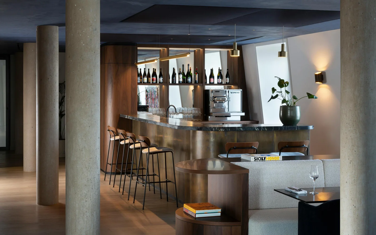 Versatile 170 sqm Event Space on Avenue de l'Opéra, Paris — 2