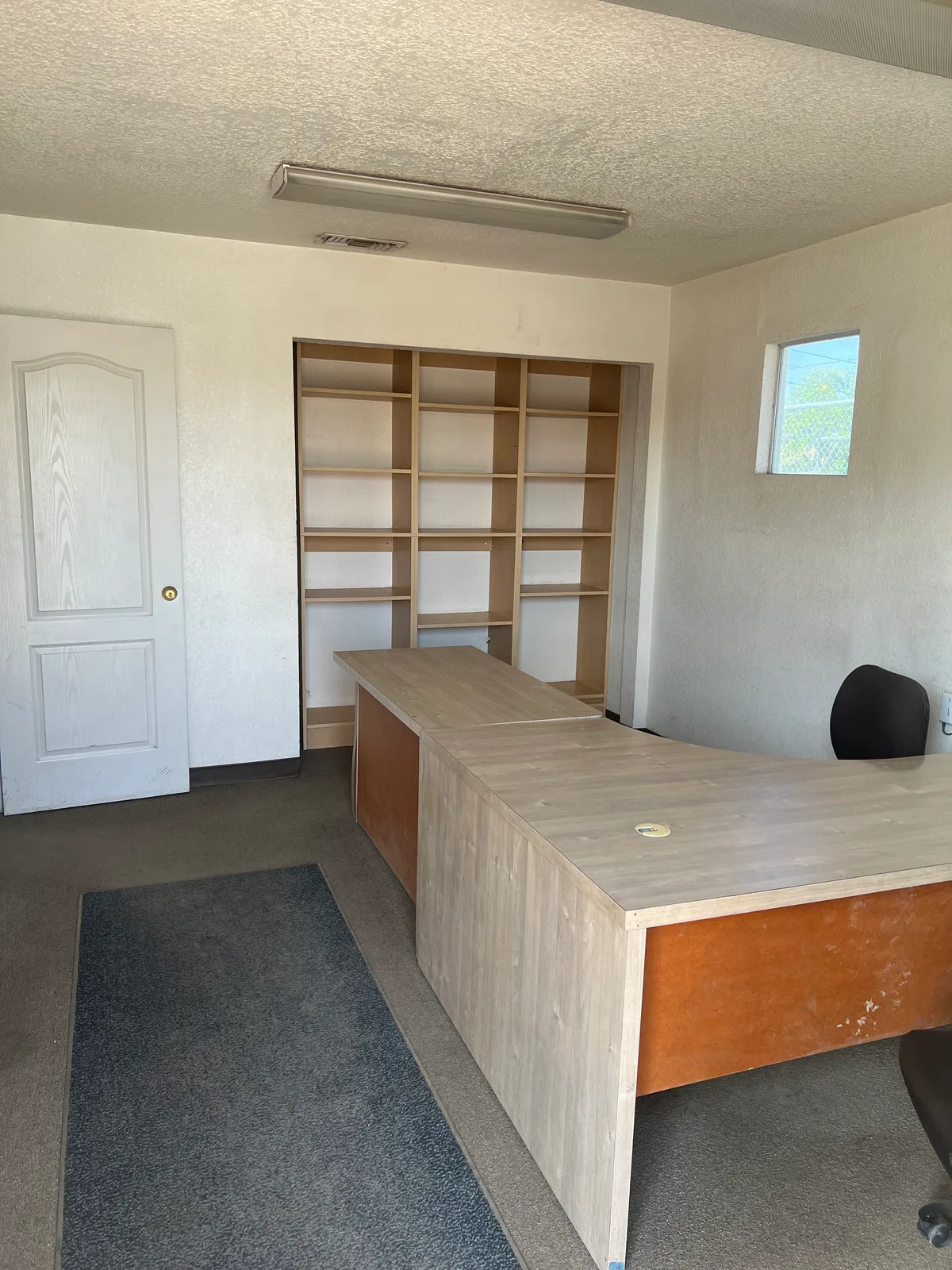 Versatile 1800 sq ft Office Space on Nearly 1 Acre, 167 sqm, showroom presentation, pop-up rental in Fontana, third interior…