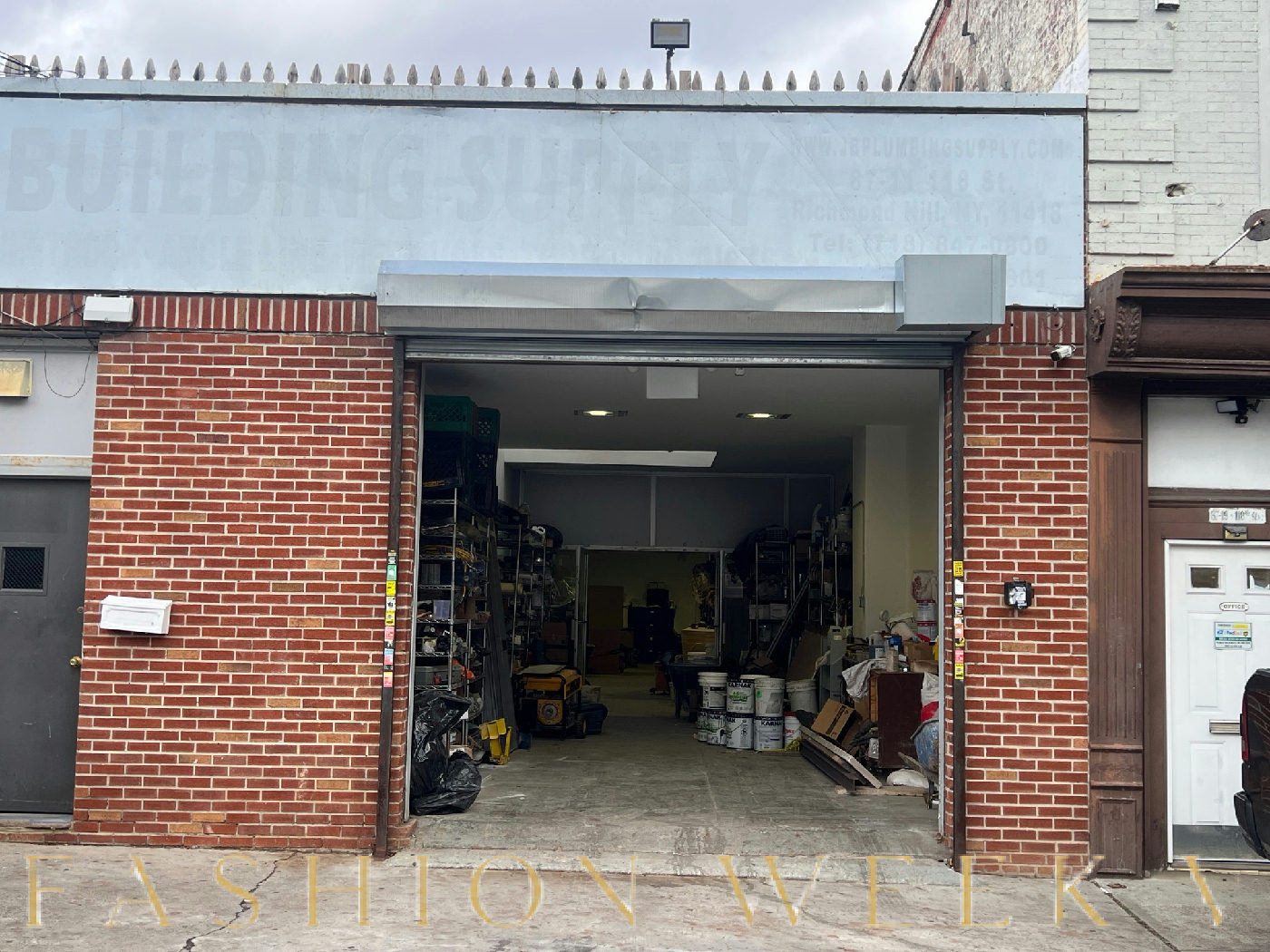 Versatile 2,000 sq ft Commercial Space on 118th Street, 186 sqm, retail activation, pop-up rental in Queens
