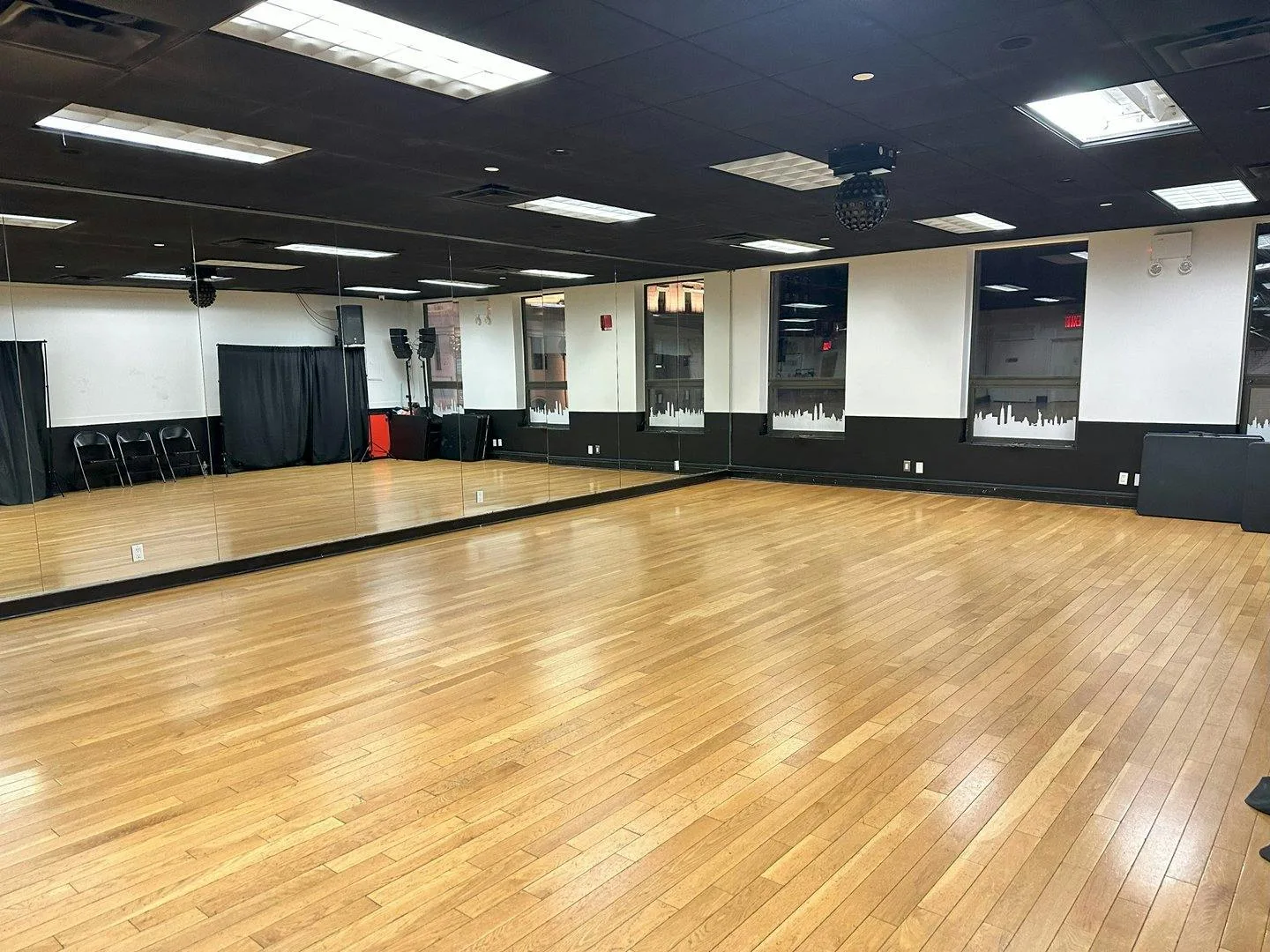 Versatile 2,200 Sq Ft Event and Meeting Venue in Manhattan — 2
