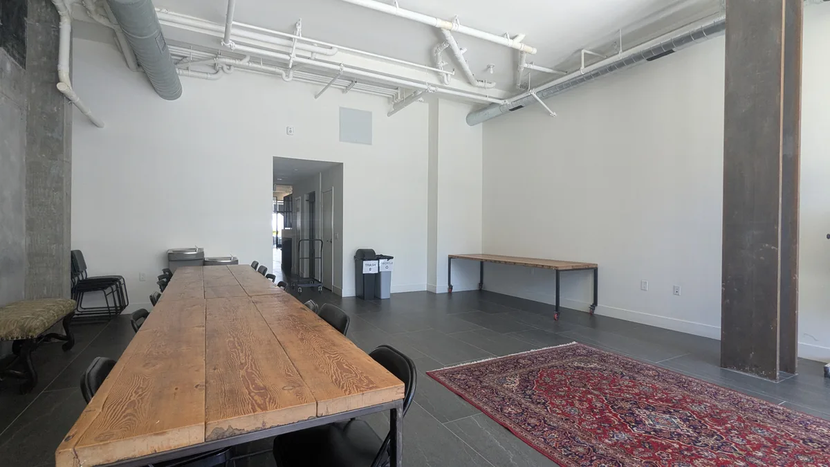 Versatile 2,250 sq ft Event Space with Rustic Charm, 209 sqm, pop up store in San Francisco, third interior view