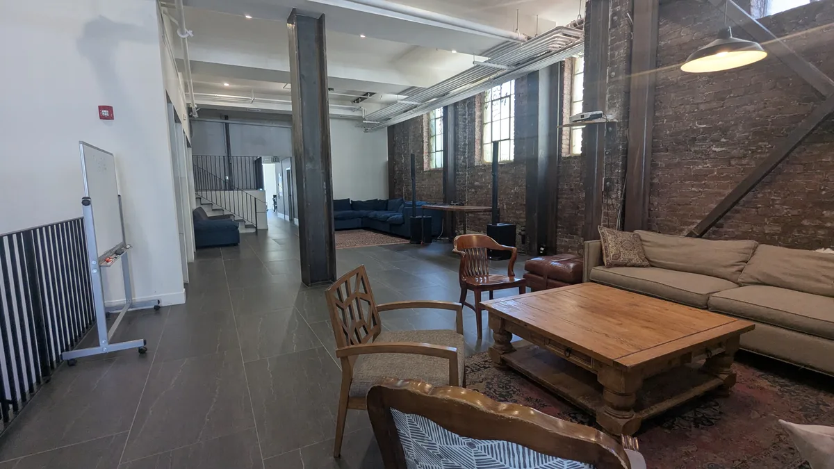 Versatile 2,250 sq ft Event Space with Rustic Charm, 209 sqm, pop up store in San Francisco, additional interior view