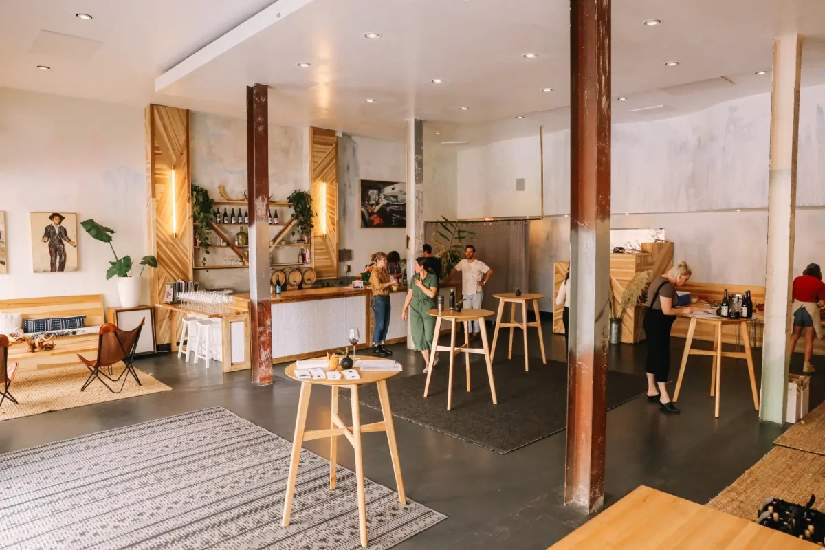 Versatile 2,500 sq ft Event Space with Bar, 232 sqm, corporate event, pop-up rental in San Francisco, additional interior vi…