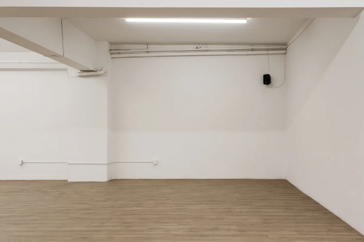 Versatile 2,500 Sq Ft Space for Events and Creative Projects, 232 sqm, pop up store in Toronto, third interior view