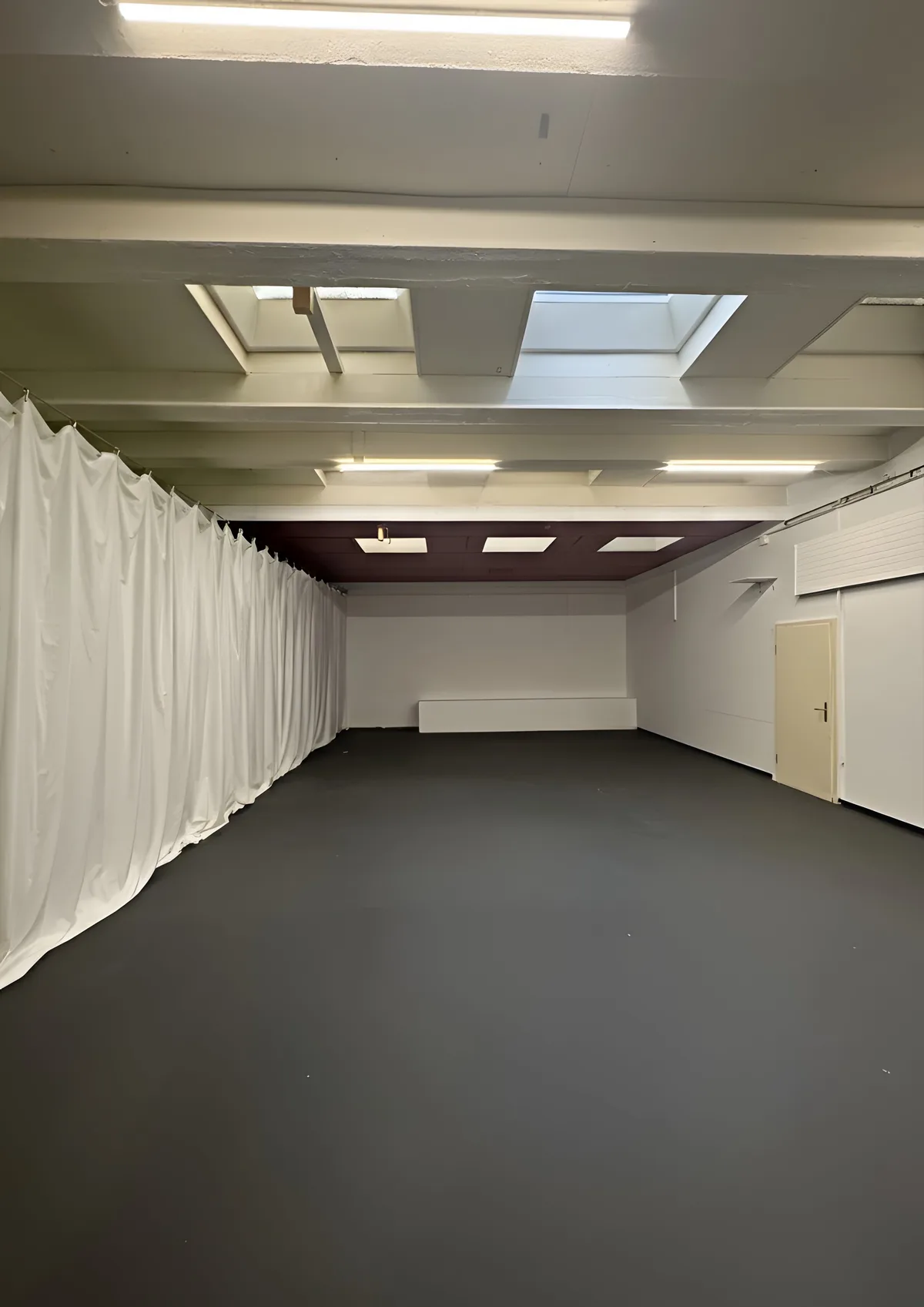 Versatile 200 m² Event Space in Basel's St. Johann District, pop up store, second interior view