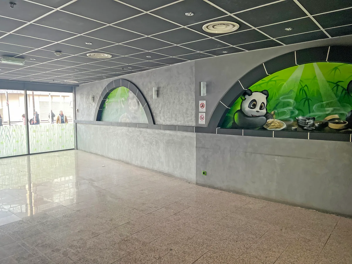 Versatile 200m2 Space at Bercy 2, 207 sqm, pop up store in Charenton-le-Pont, interior view