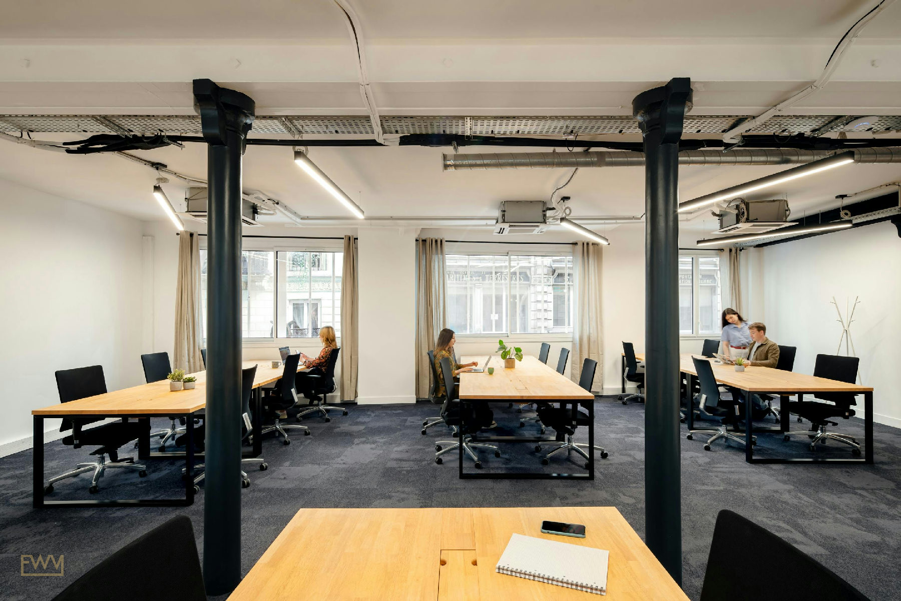 Versatile 210 sqm Showroom and Event Space on Rue Richer, Paris, pop up store