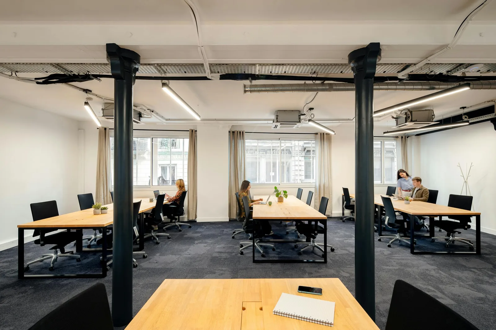 Versatile 210 sqm Showroom and Event Space on Rue Richer, Paris