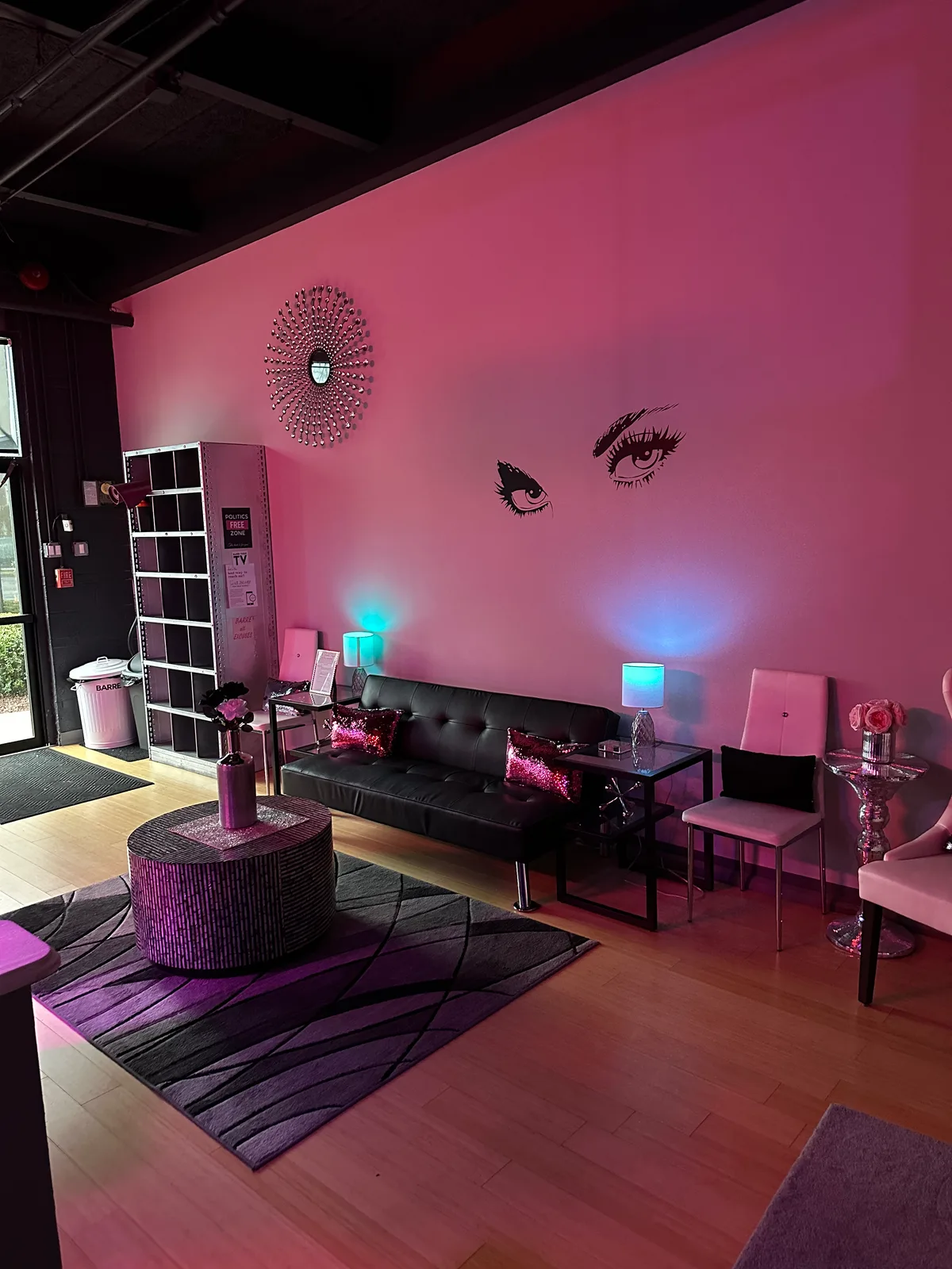 Versatile 2100 sq ft Industrial Studio Space for Rent, 195 sqm, content creation, pop-up rental in Port Jefferson Station, a…