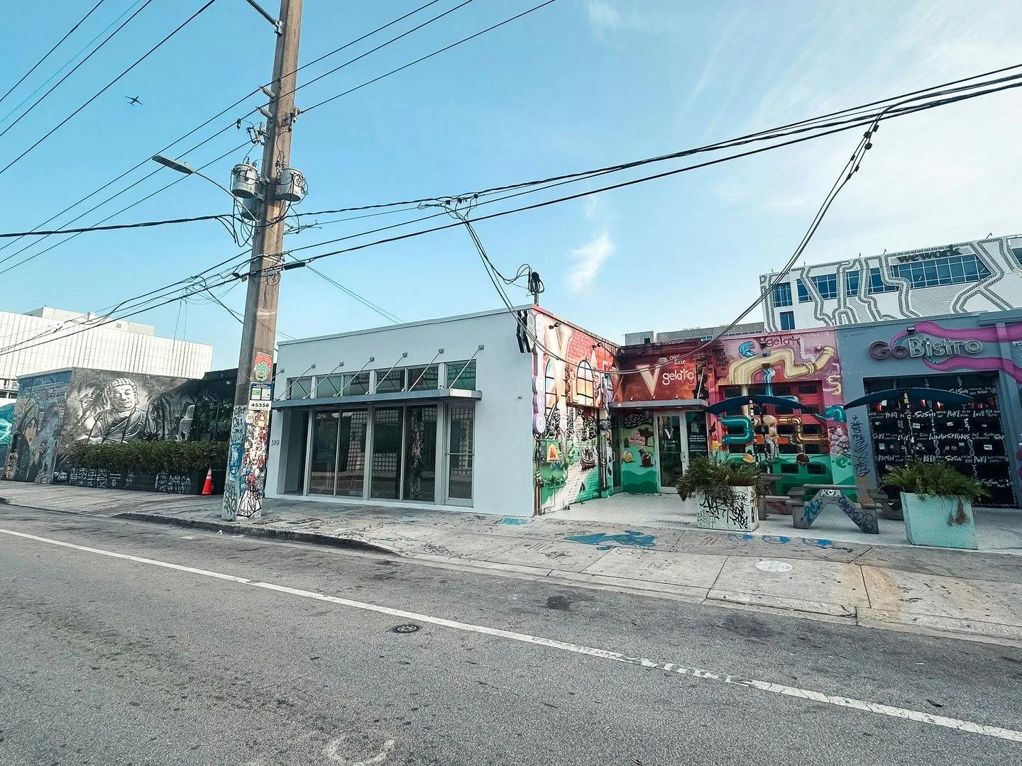 Versatile 214 sqm White Box Gallery in Wynwood, Miami — 2