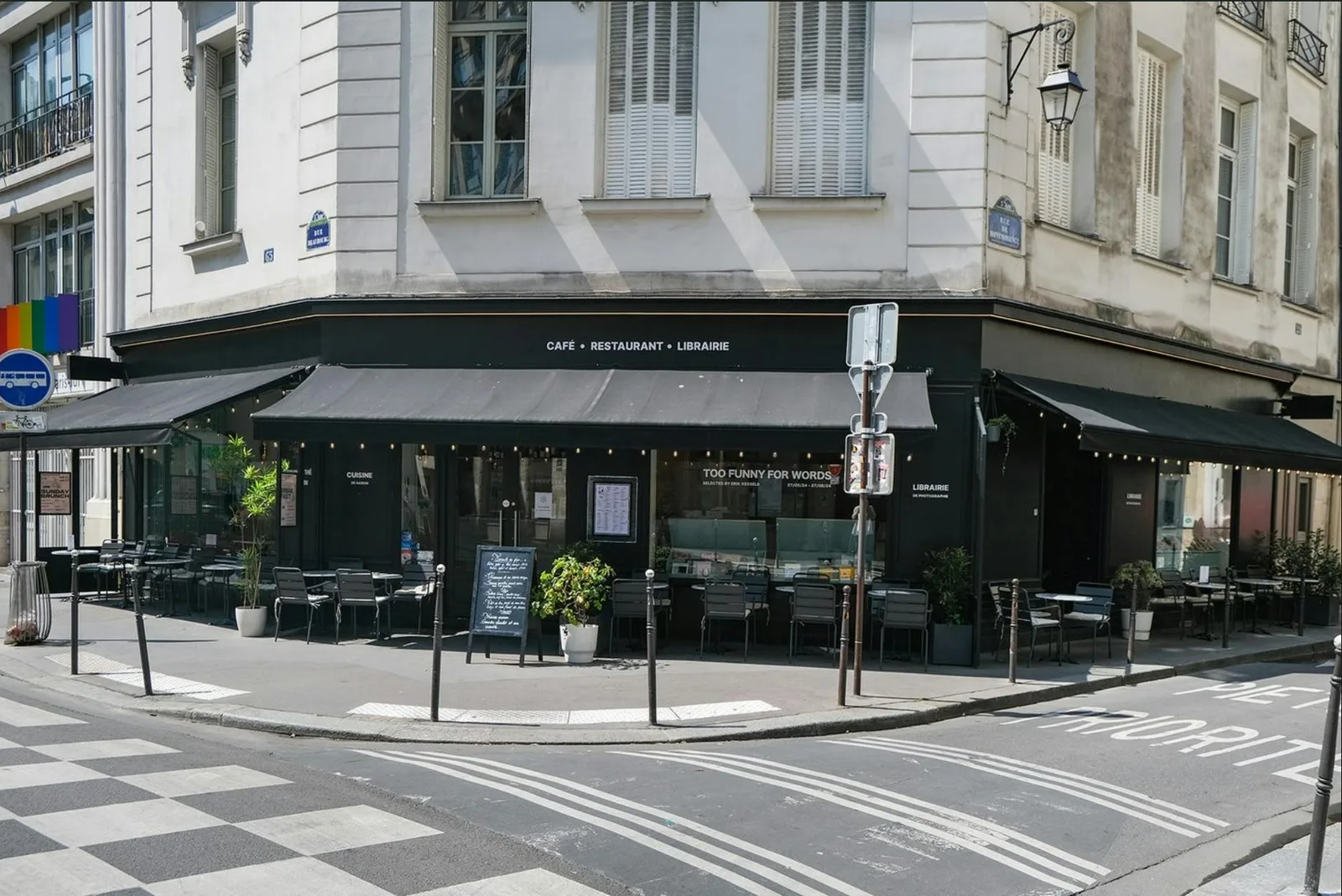 Versatile 230 sqm Gallery-Restaurant in Le Marais, Paris