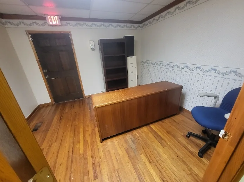 Versatile 2400 sq ft Multi-Office Space, 223 sqm, showroom presentation, pop-up rental in Albany, additional interior view