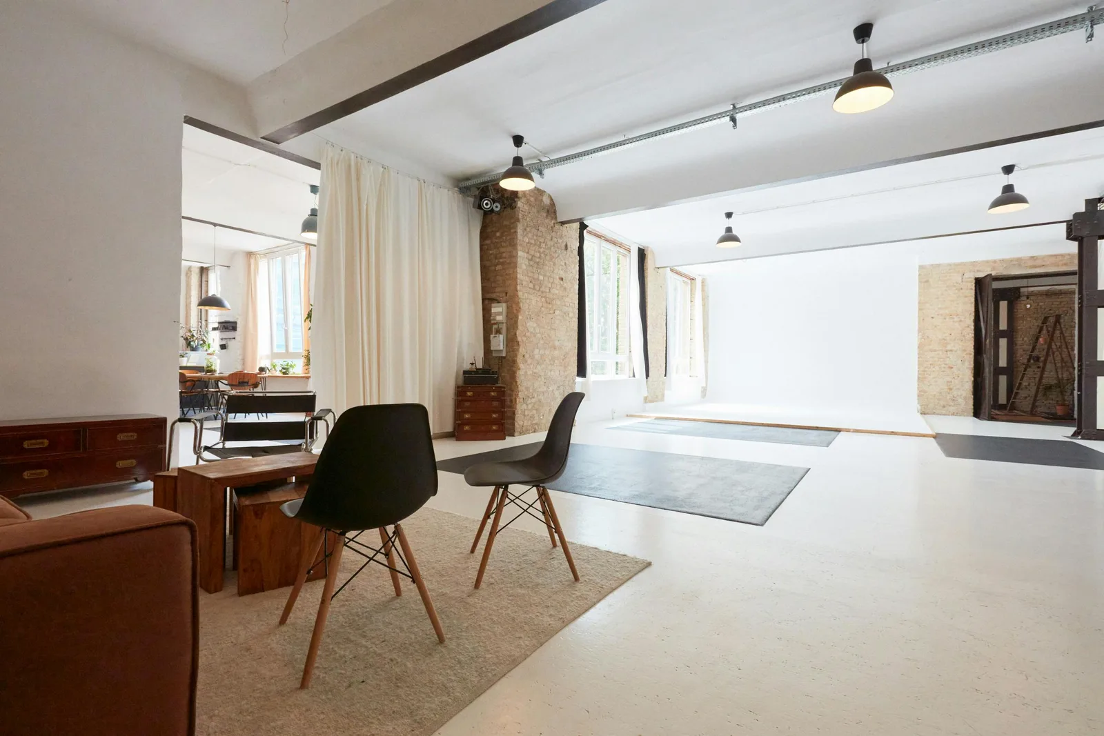 Versatile 265 sqm Commercial Space on Urbanstraße, Berlin