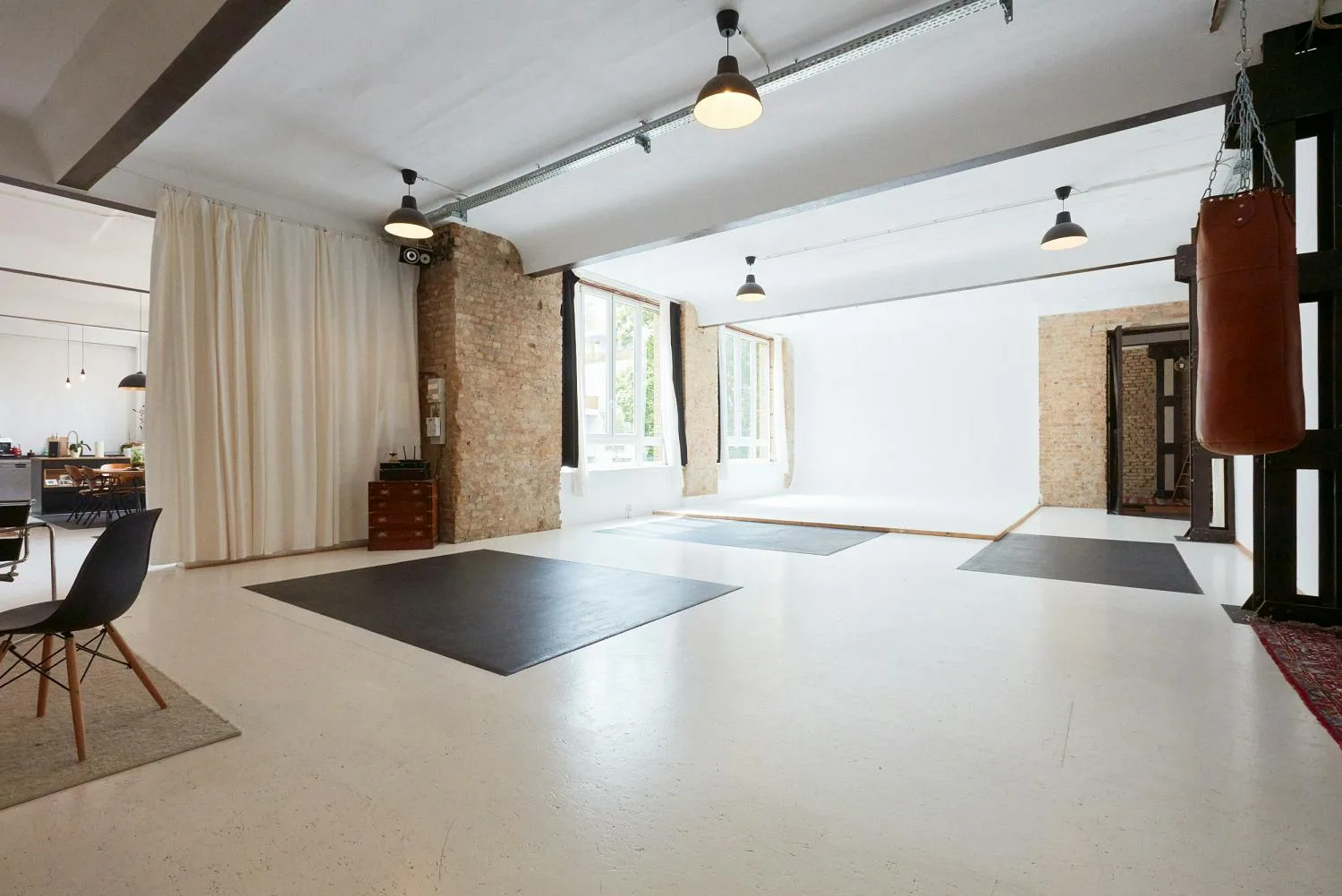 Versatile 265 sqm Commercial Space on Urbanstraße, Berlin — 2
