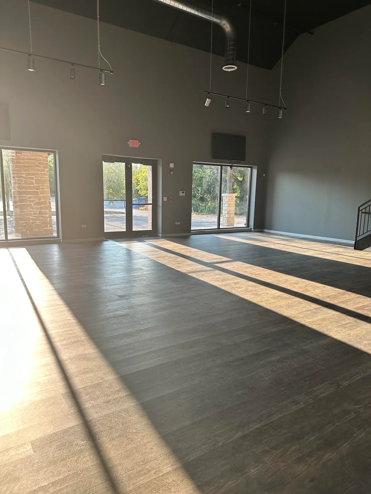 Versatile 2656 Sq Ft Loft-Style Space, 247 sqm, pop up store in Bolingbrook
