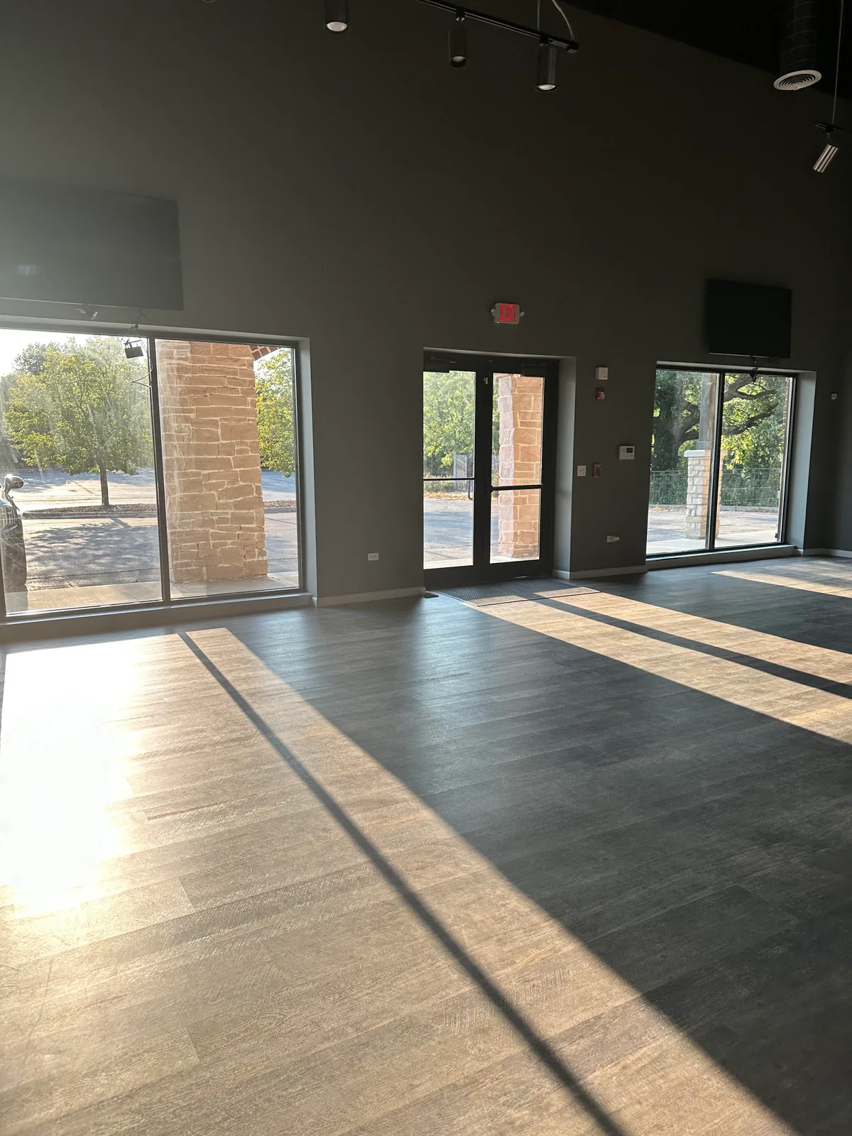 Versatile 2656 Sq Ft Loft-Style Space, 247 sqm, pop up store in Bolingbrook, interior view