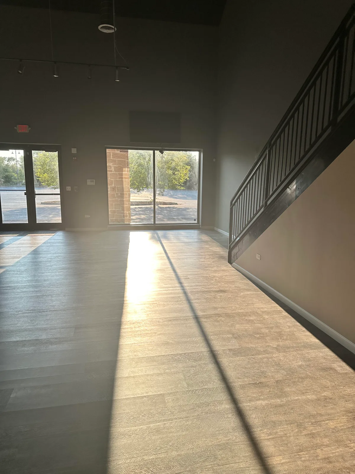 Versatile 2656 Sq Ft Loft-Style Space, 247 sqm, pop up store in Bolingbrook, second interior view