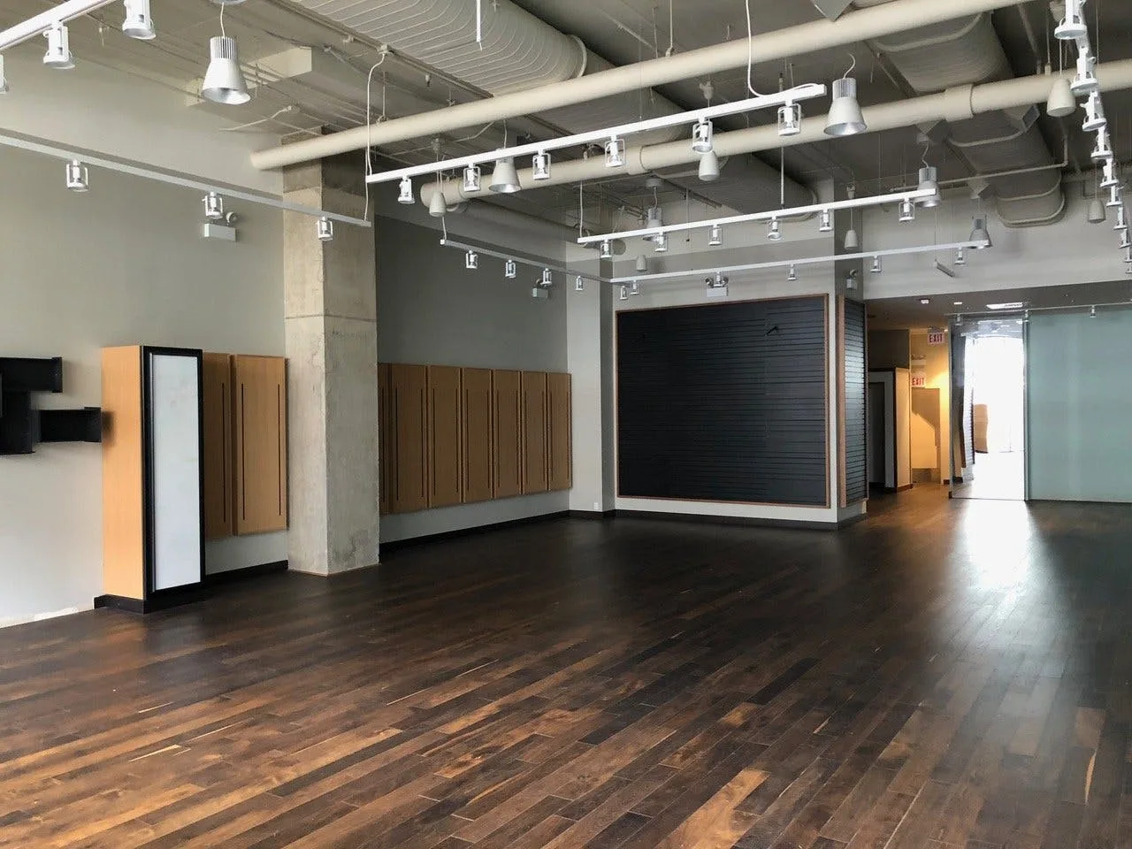 Versatile 270 sqm Retail Space in Chicago South Loop