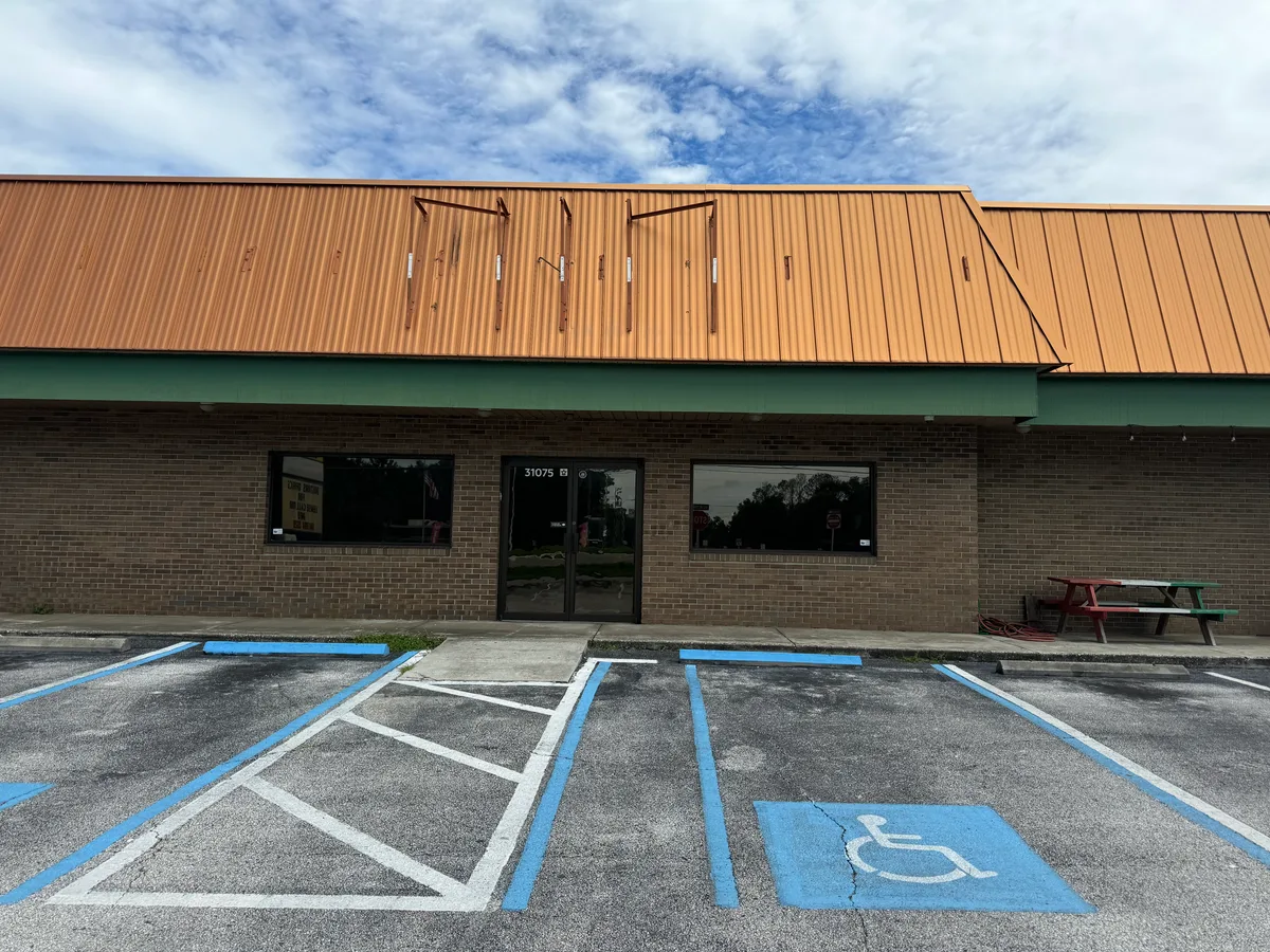 Versatile 3,560 Sq Ft Space in Brooksville, Florida, 331 sqm, pop up store, additional interior view