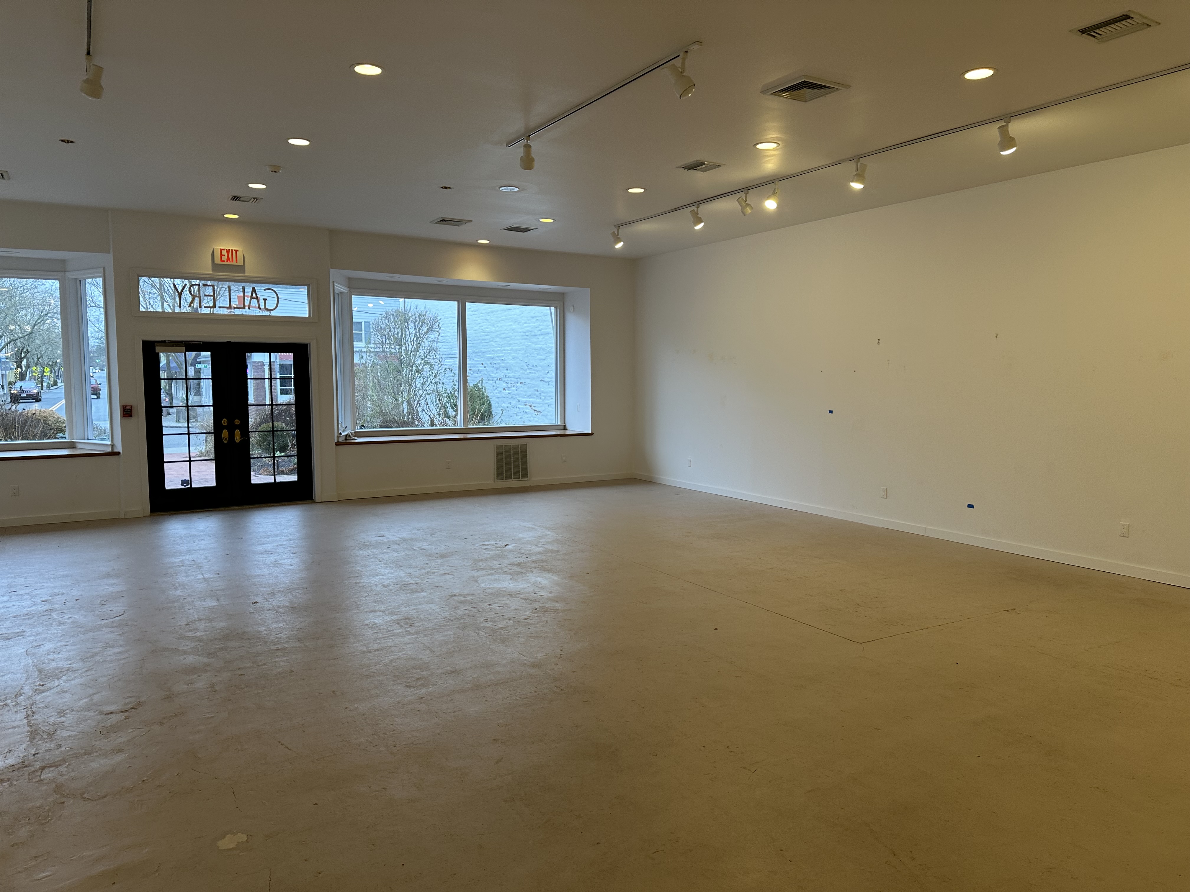Versatile 3,900 SF Space in Greenport, NY, 362 sqm, art exhibition, pop-up rental, interior view