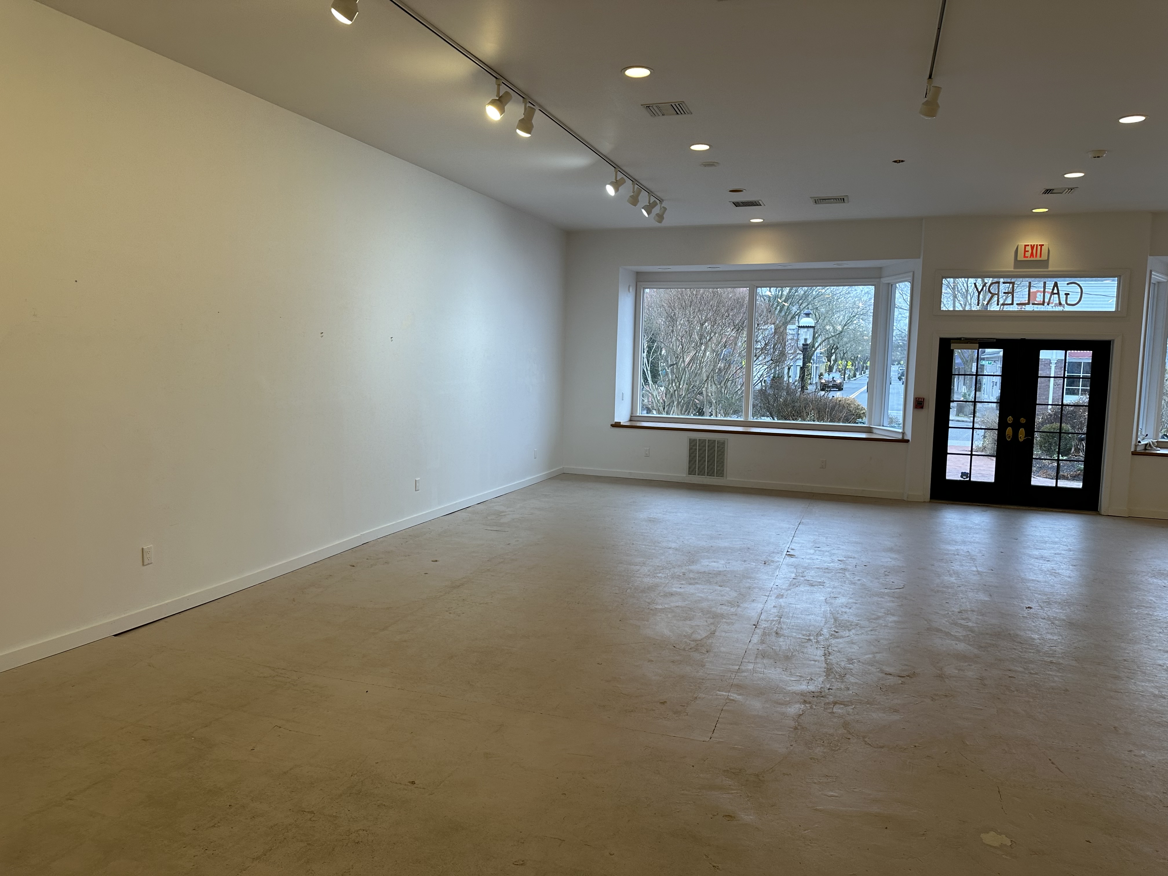 Versatile 3,900 SF Space in Greenport, NY, 362 sqm, art exhibition, pop-up rental, second interior view