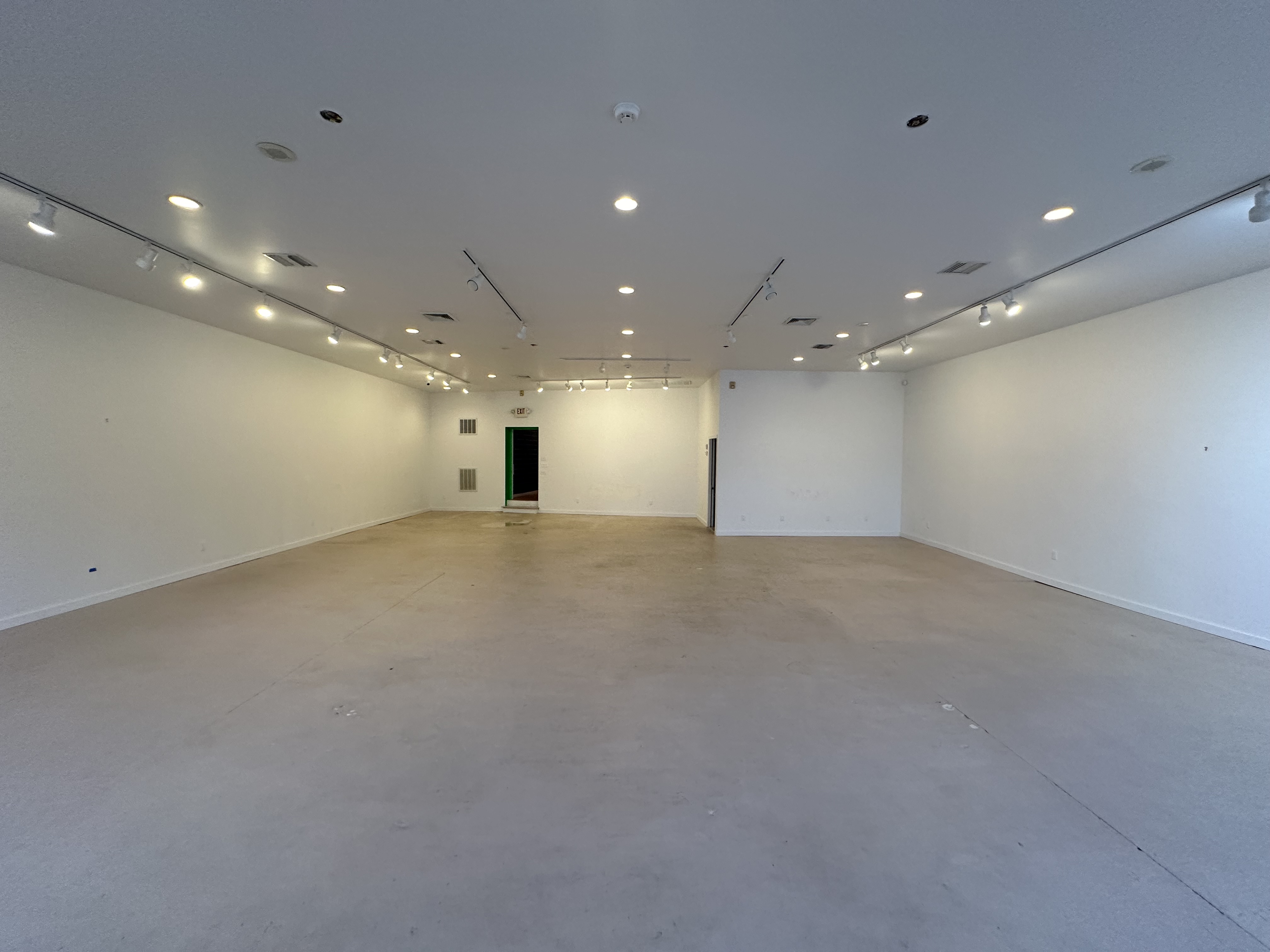 Versatile 3,900 SF Space in Greenport, NY, 362 sqm, art exhibition, pop-up rental, additional interior view
