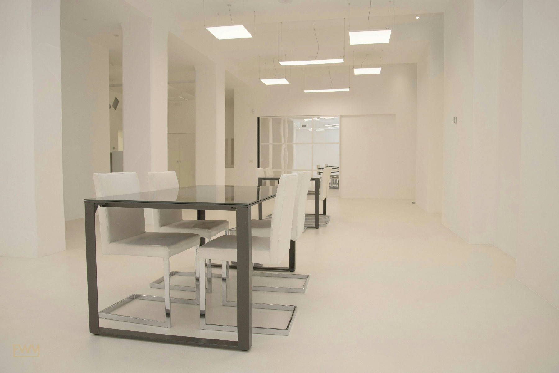 Versatile 300 sqm Showroom and Office in Milan, showroom presentation, pop-up rental in Milano