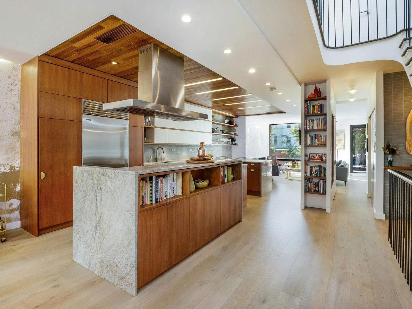 Versatile 309 sqm Multilevel Commercial Space in Brooklyn — 4