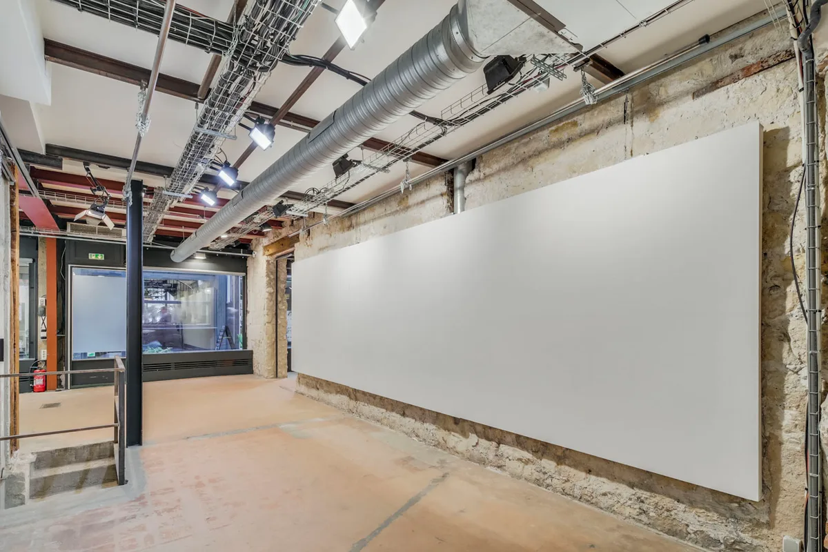 Versatile 330 m² Industrial Space for Events, pop up store in Paris, interior view