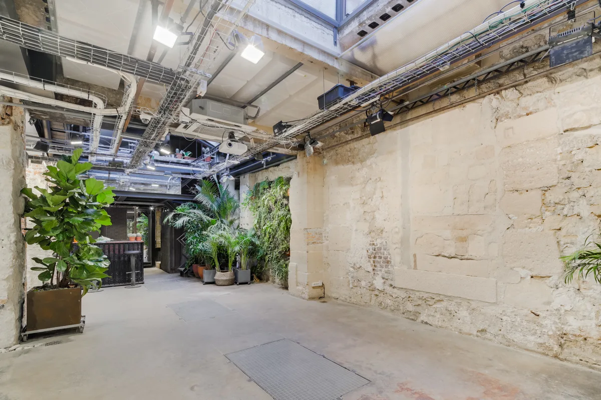 Versatile 330 m² Industrial Space for Events, pop up store in Paris, third interior view