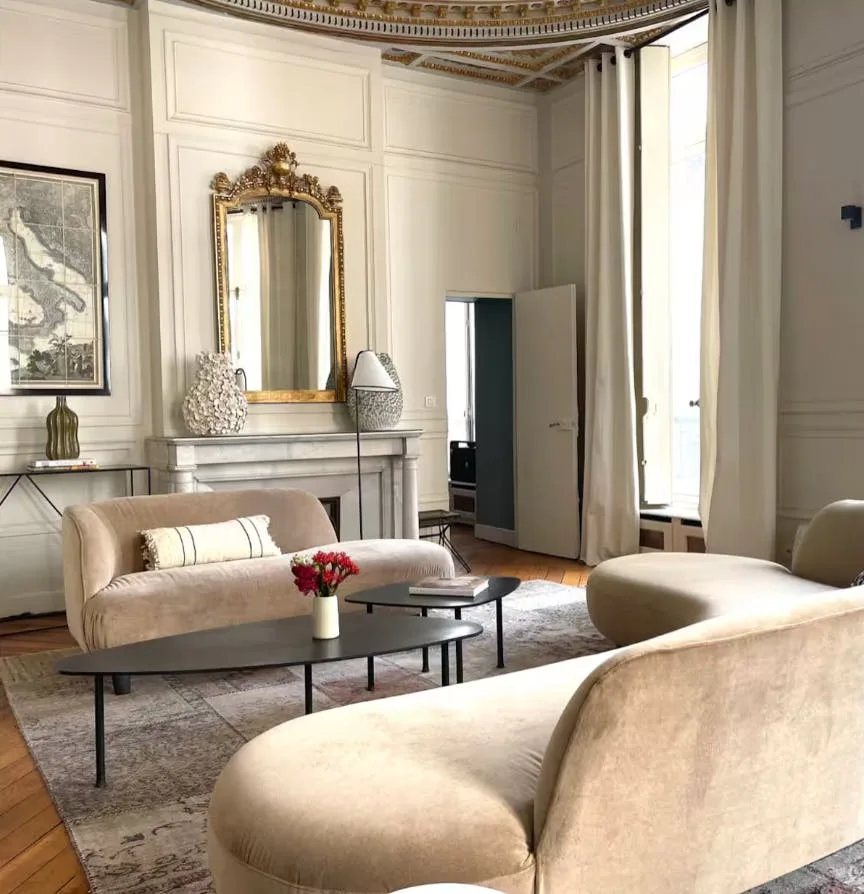 Versatile 335sqm Duplex on Rue Montmartre, Paris — 3