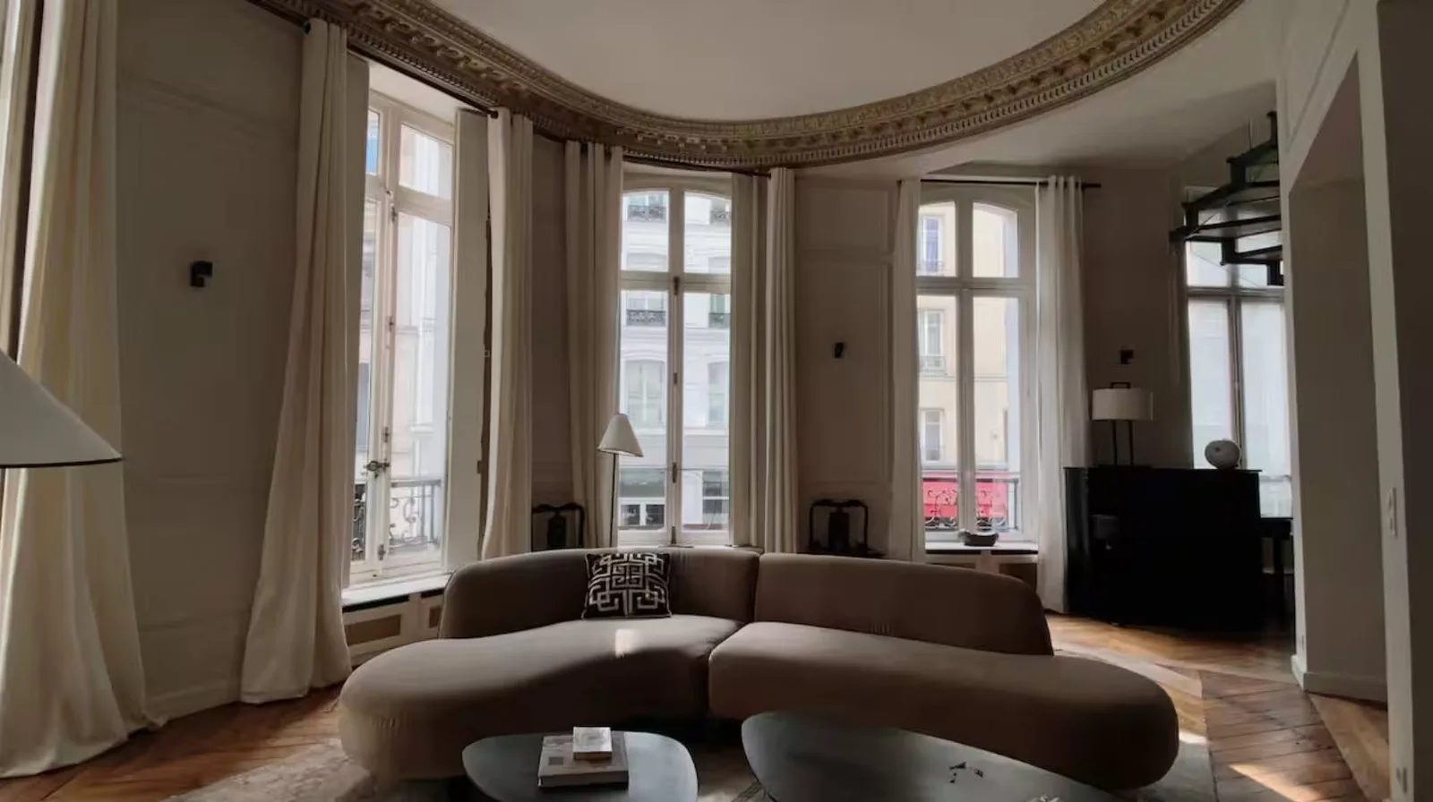 Versatile 335sqm Duplex on Rue Montmartre, Paris — 4