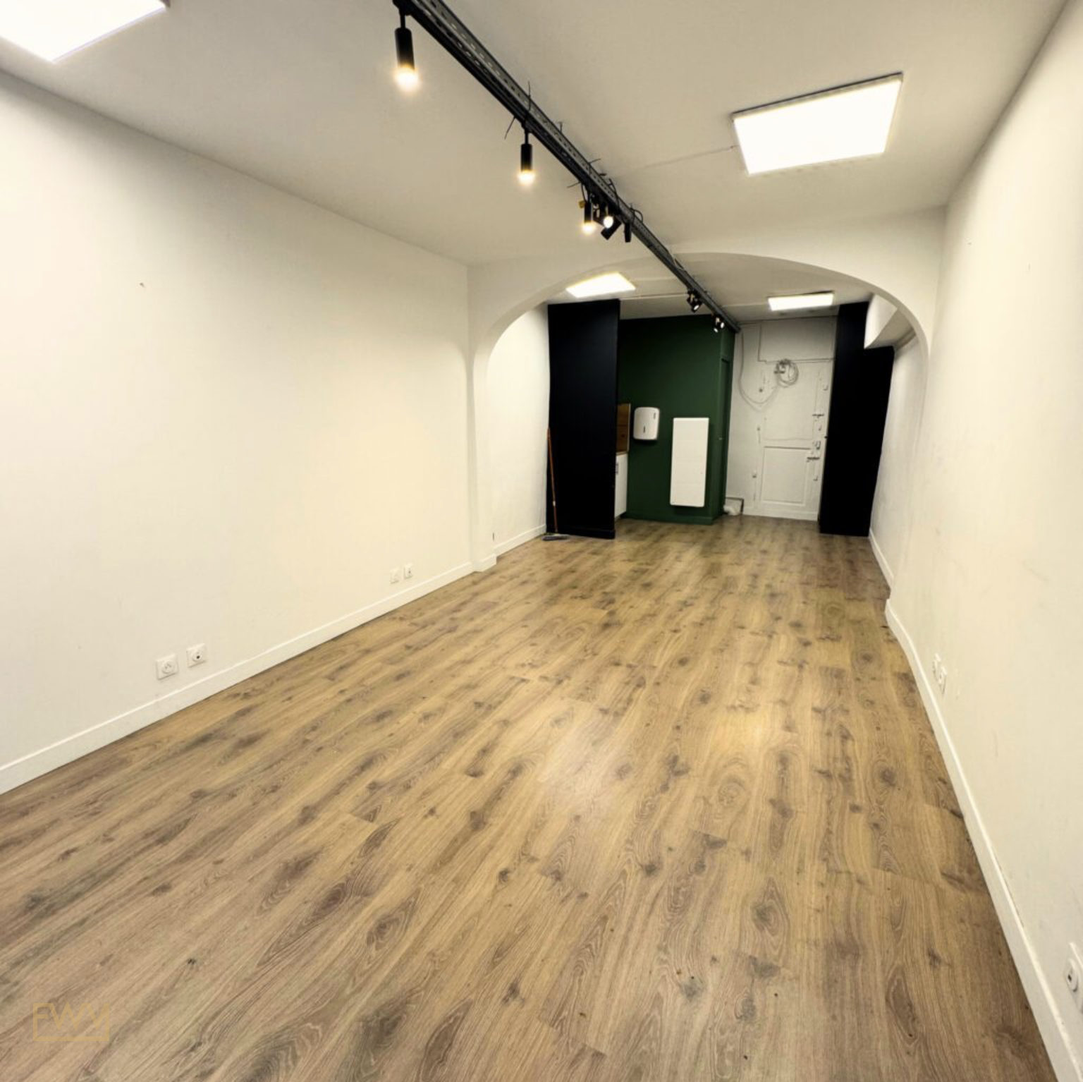 Versatile 35 m² Space in the Marais for Events, pop up store in Paris, second interior view