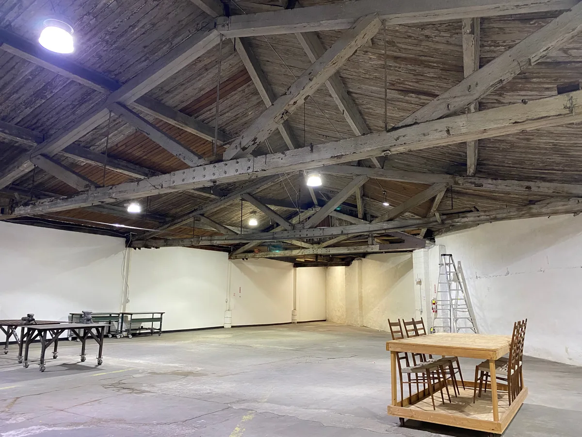 Versatile 3600 SF Commercial Warehouse Available, 325 sqm, showroom presentation, pop-up rental in Philadelphia, interior vi…