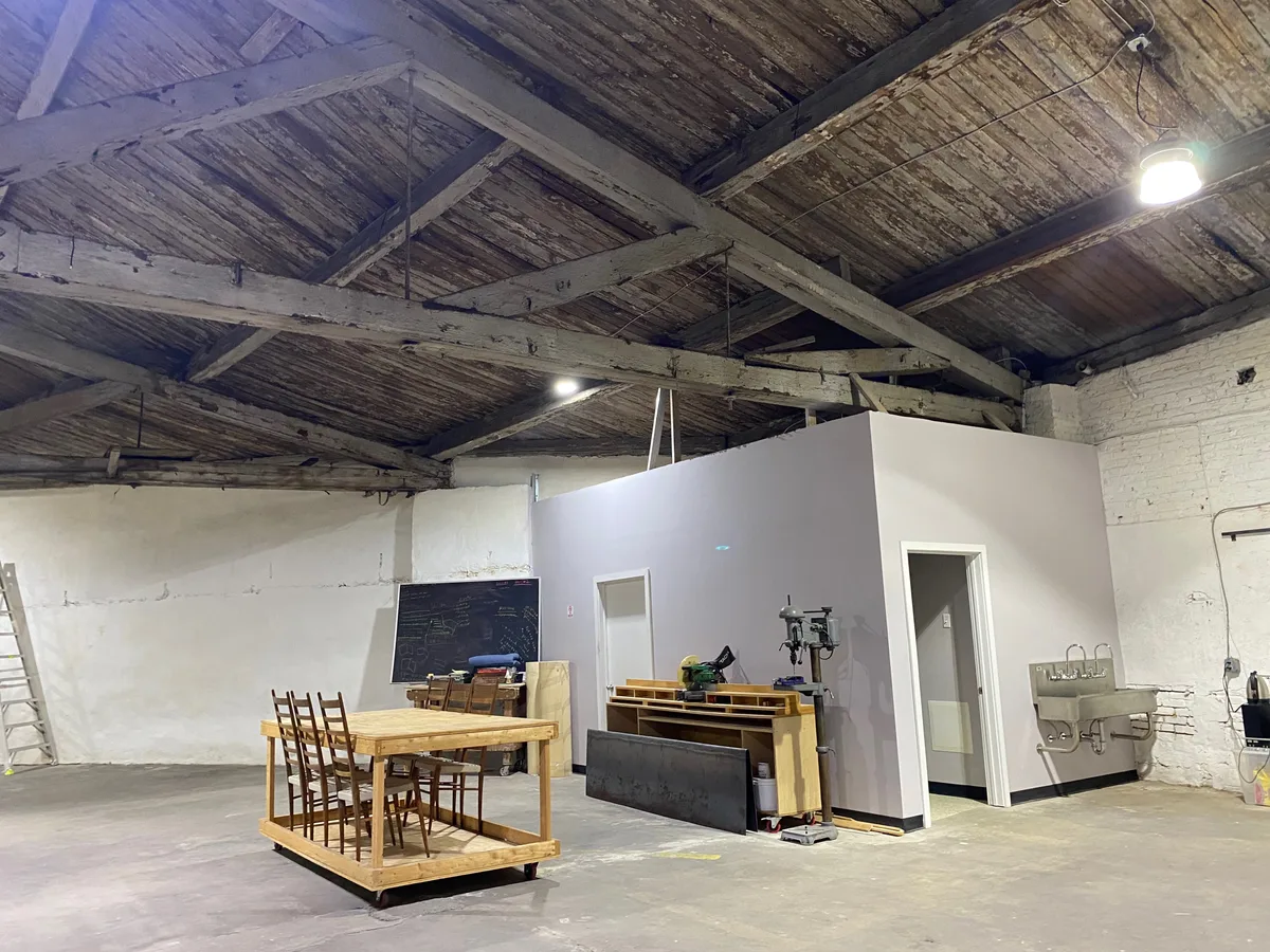 Versatile 3600 SF Commercial Warehouse Available, 325 sqm, showroom presentation, pop-up rental in Philadelphia, second inte…