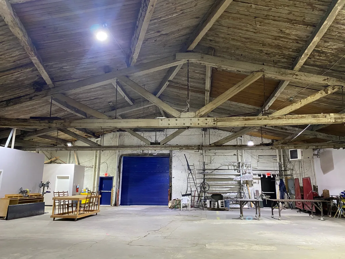 Versatile 3600 SF Commercial Warehouse Available, 325 sqm, showroom presentation, pop-up rental in Philadelphia, third inter…